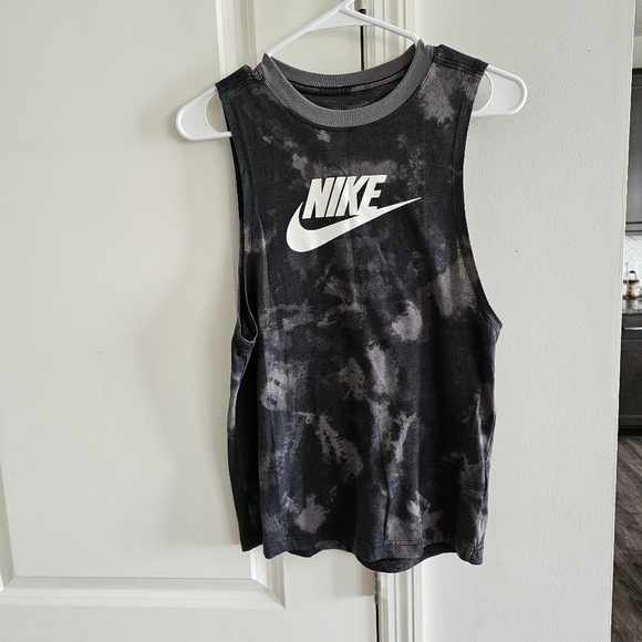 Nike Futura Graphic Tank - Picture 1 of 3